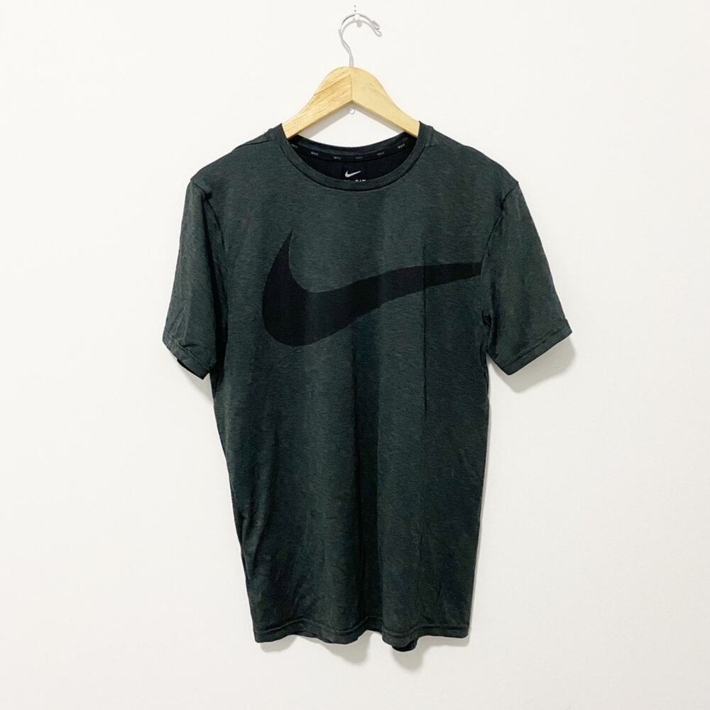 Nike Gray Short Sleeve Dri Fit Tee Size Medium